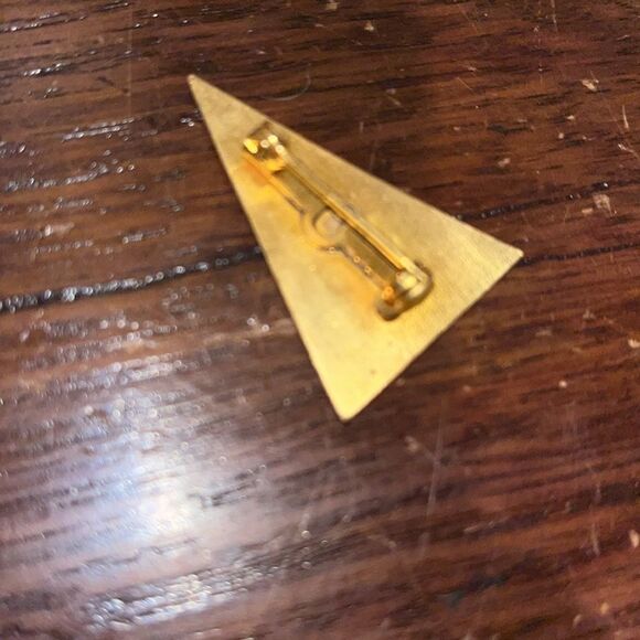 Vintage Mont Tremblant Town Canada Ski Winter Resort Mountain Button Pin Pinback - Picture 3 of 3